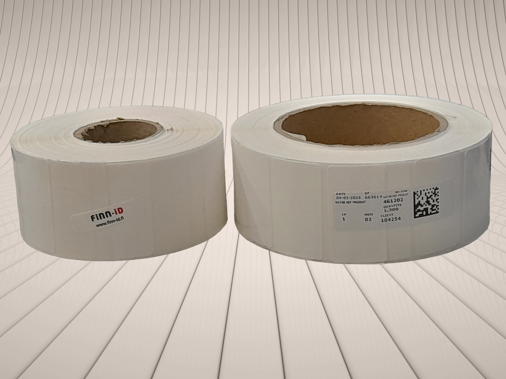 Muovitarra 45x25 mm tarra Syntyre, 1300 tarraa/rll